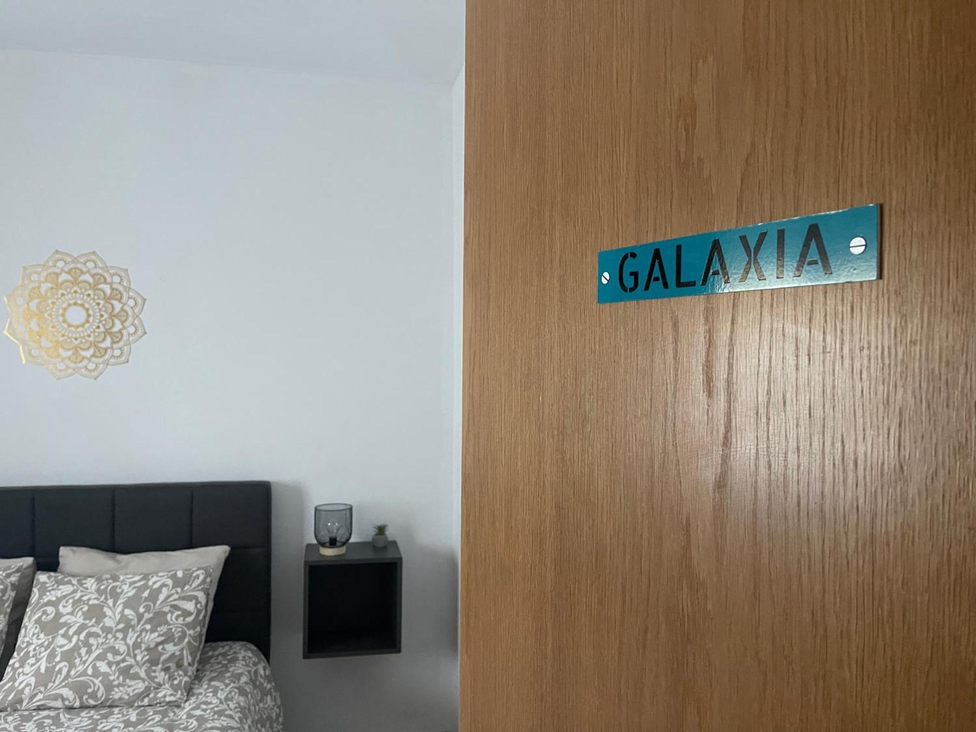 Galaksi-habitacion Doble Privada En Casa Compartida-uebica2 Séjour chez l'habitant Mairena del Aljarafe